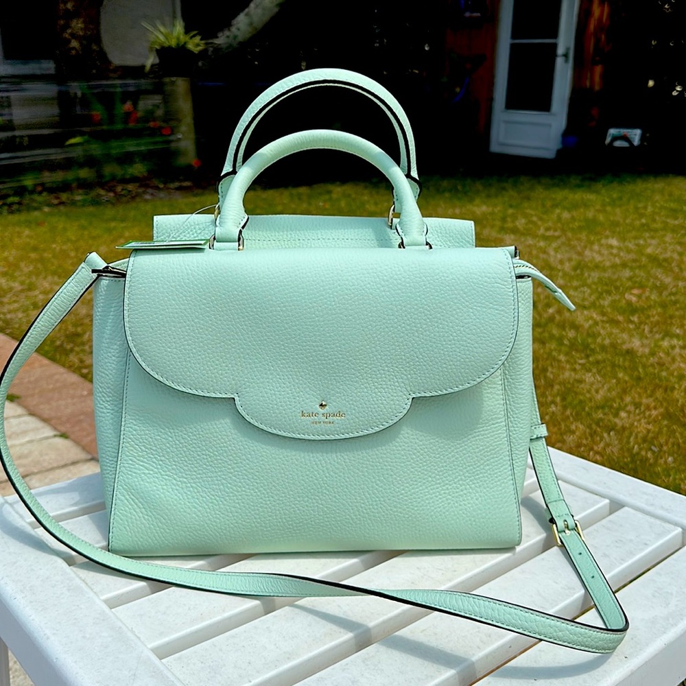 Kate Spade new with tags structured hand/shoulder bag. Medium size.
